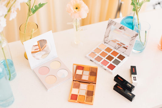 Glamour Galore: Why Tabletop Makeup Mirrors Are a Vanity Must-Have